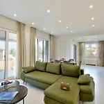 Verde, Kobitsi Corfu Willa