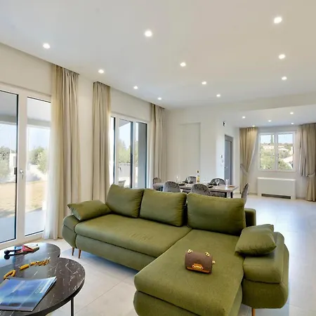 Verde, Kobitsi Corfu Villa
