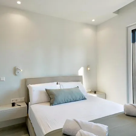 Vila Verde, Kobitsi Corfu Kompítsion